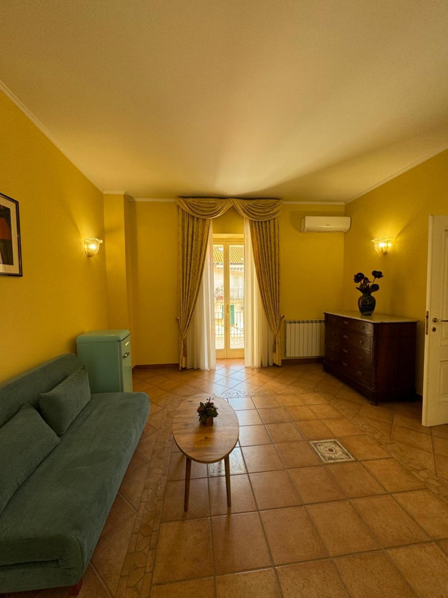 Casa Pepe - Fondi Vertice Rooms Luaran gambar