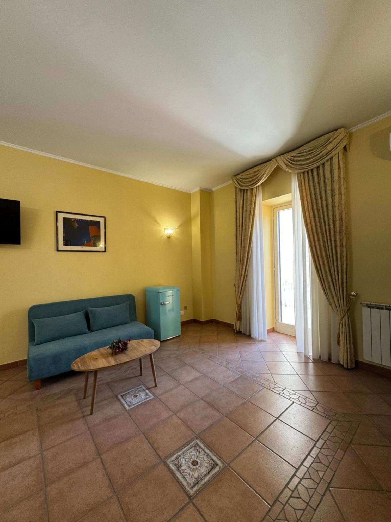 Casa Pepe - Fondi Vertice Rooms Luaran gambar
